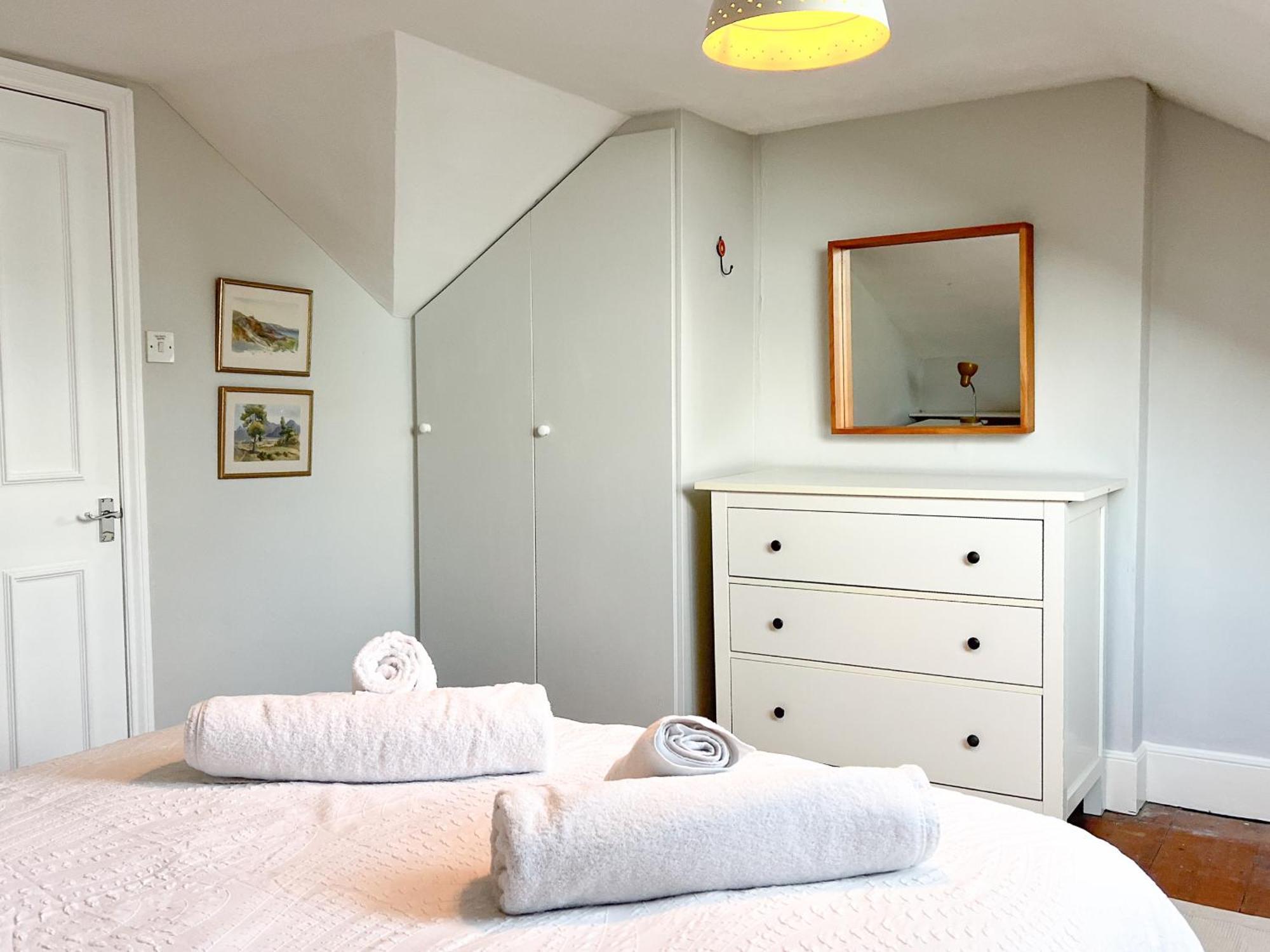 רייד Arden Villa, Sleeps 8, Moments From The Golden Sandy Beach Of Ryde מראה חיצוני תמונה